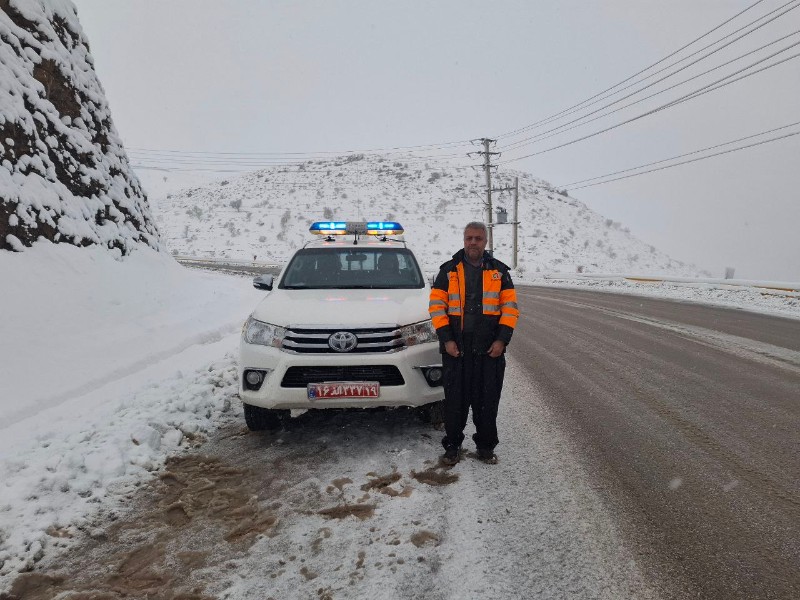 رئیس اداره راهداری پاوه: بارش 20 سانتیمتری برف در سه راهی شهداء پاوه