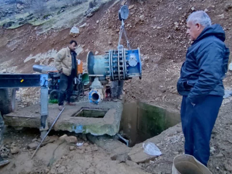 تعمیرات شبانه خط انتقال آب هانی کوان  به پاوه