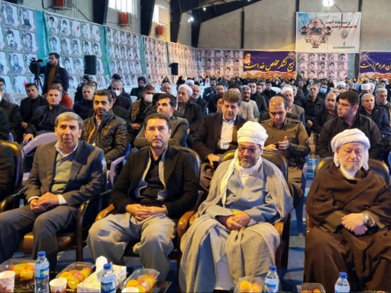 بصیرت و استقامت، رمز عبور از مشکلات و بحران‌ها است