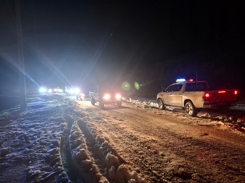 ۱۵ خودروی گرفتار در برف ارتفاعات شاهو نجات پیدا کردند