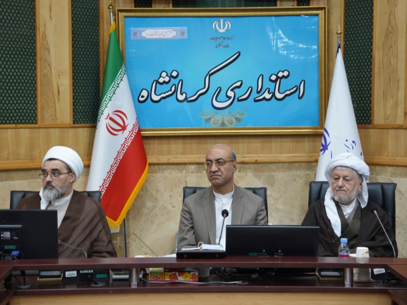 پیشانی هرکس را که برای مردم کار کند می‌بوسم / عدالت و خدمت را سرلوحه کار خویش قرار دهیم