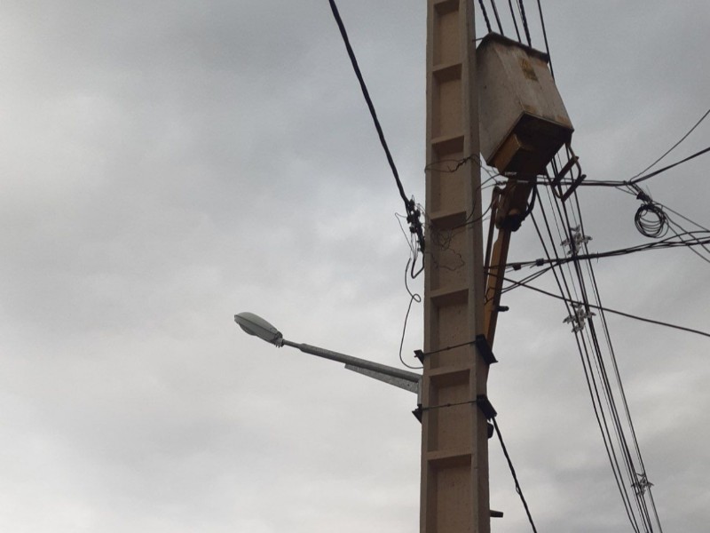 تا دقایقی دیگر برق ورودی دوریسان وصل می شود