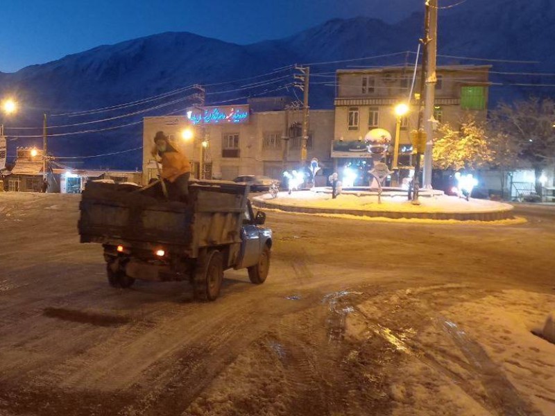 بارش 40 سانتیمتری برف در سه راهی شهدا پاوه/ ثبت دمای منفی 12 درجه برای بخش باینگان