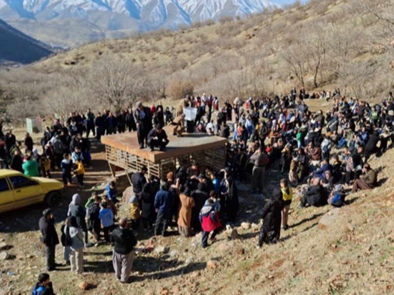 برگزاری همایش پیاده روی خانوادگی به مناسبت دهه مبارک فجر در پاوه