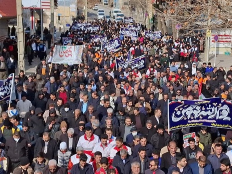حضور باشکوه مردم پاوه درراهپیمایی ۲۲ بهمن