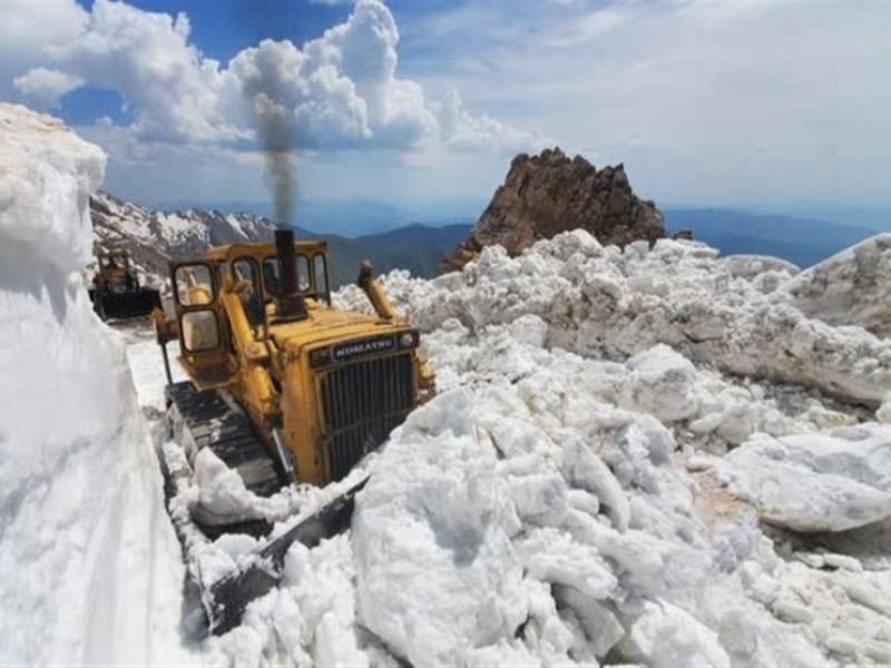 ارتفاع برف در گردنه ژالانه به یک متر رسید