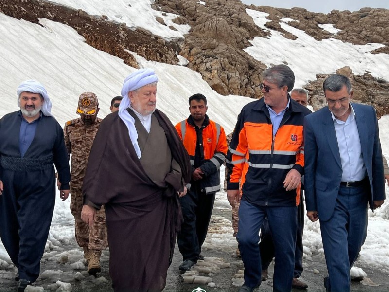 ماموستا قادری از عملیات بازگشایی گردنه تته بازدید کرد ماموستا قادری از عملیات بازگشایی گردنه تته بازدید کرد