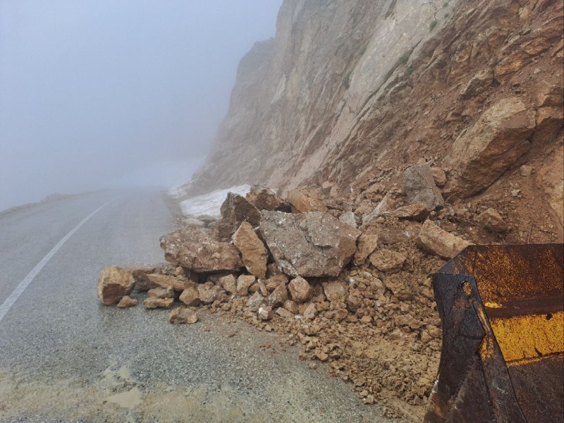 گردنه تته موقتا مسدود شد گردنه تته موقتا مسدود شد
