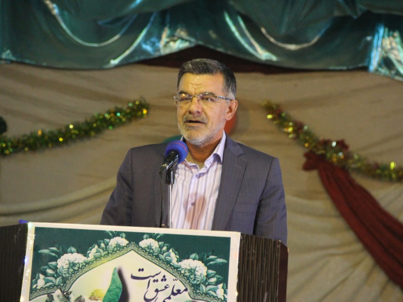 معلم، مصداق بارز شرافت و انسانیت است معلم، مصداق بارز شرافت و انسانیت است