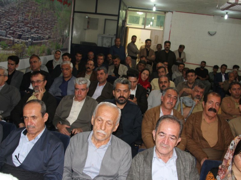 ششمین همایش داستان کوتاه هورامی در نودشه برگزار شد ششمین همایش داستان کوتاه هورامی در نودشه برگزار شد