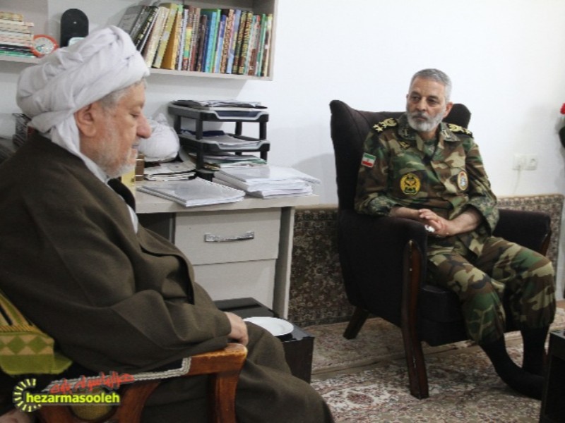 فرمانده کل ارتش ایران با حاج ماموستا قادری دیدار و گفتگو کرد+تصاویر