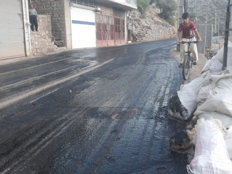 نودشه همچنان برمدار تحول و توسعه / ادامه آسفالت معابر این شهر توسط شهرداری نودشه