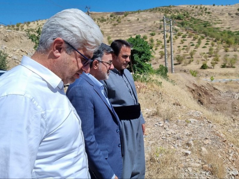 بازدید فرماندار پاوه از پروژه نهضت مسکن ملی شهر پاوه