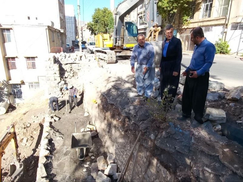 بازدید میدانی شهردار پاوه از دو مورد از فعالیتهای عمرانی در حال اجرای شهرداری