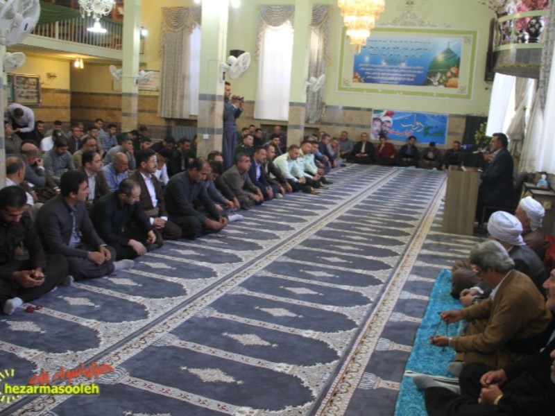 بمناسبته هفته دولت جمعی از مسئولین با امام جمعه پاوه دیدار کردند