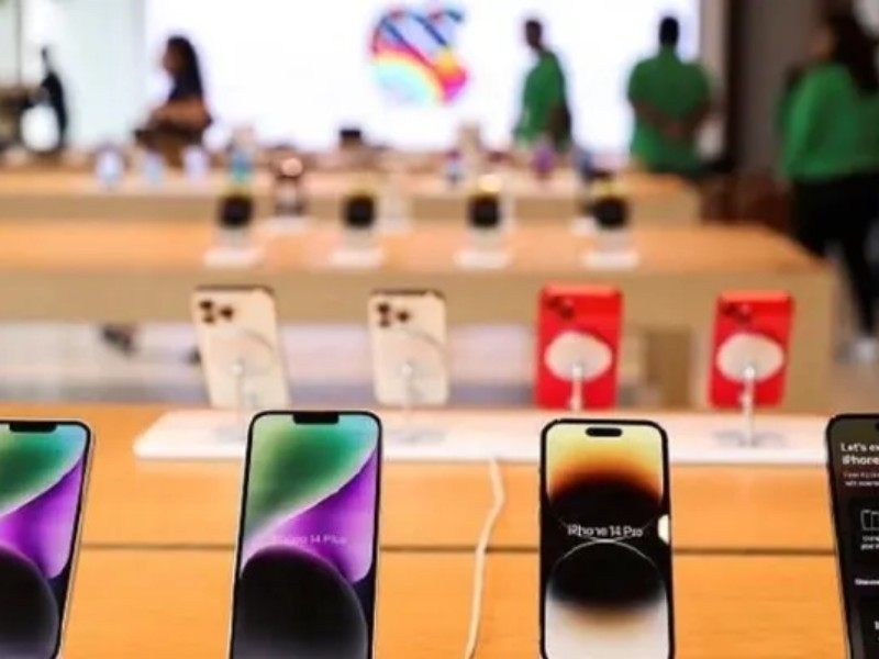 سود بازرگانی واردات آیفون ۹۶ درصد شد سود بازرگانی واردات آیفون ۹۶ درصد شد