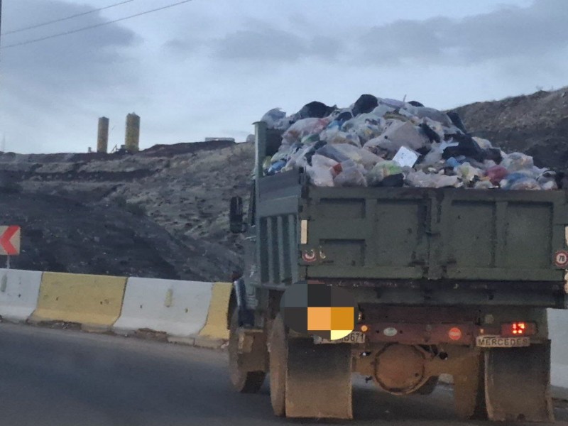 حمل زباله به‌صورت سنتی در پاوه / لزوم خرید دستگاه مکانیزه توسط شهرداری