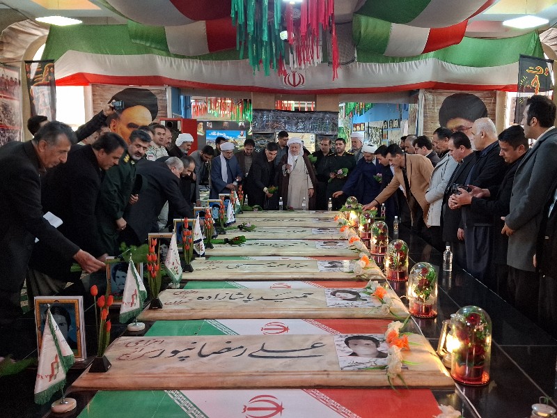 مزار شهدای شهرستان پاوه غبارروبی شد