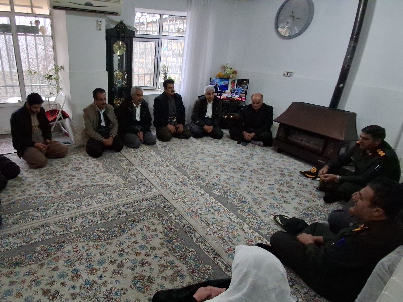 دیدار با خانواده‌های معظم شهدا در پاوه به مناسبت دهه مبارک فجر