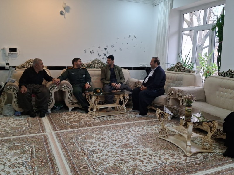 از خانواده معظم شهدا تجلیل به عمل آمد از خانواده معظم شهدا تجلیل به عمل آمد