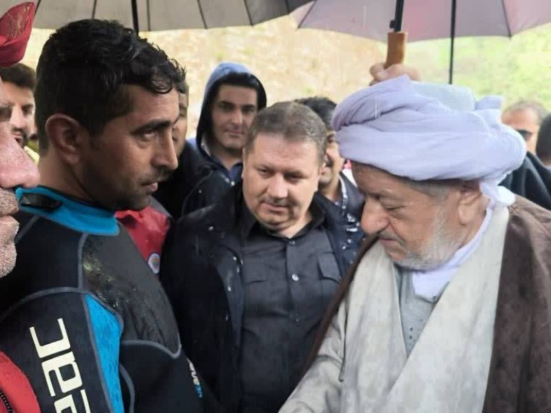 بازدید امام جمعه پاوه از روند جستجوی جوان غرق شده ، کامیار اداک در رودخانه سیروان