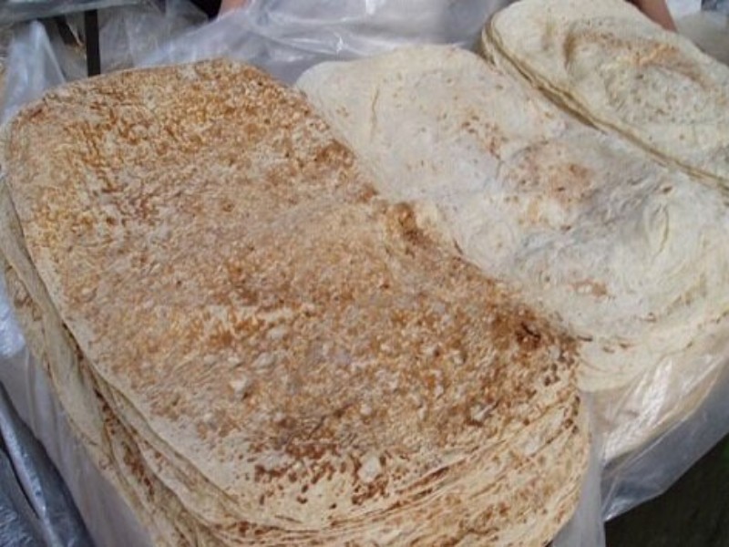 تشدید نظارت بر نانوایی‌های پاوه/ قیمت مصوب هر عدد نایلون ۳ هزار تومان اعلام شد