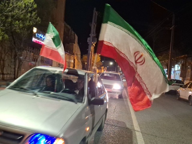 مردم پاوه در پنجاه و یکمین شب متوالی سنگر را خالی نکردند