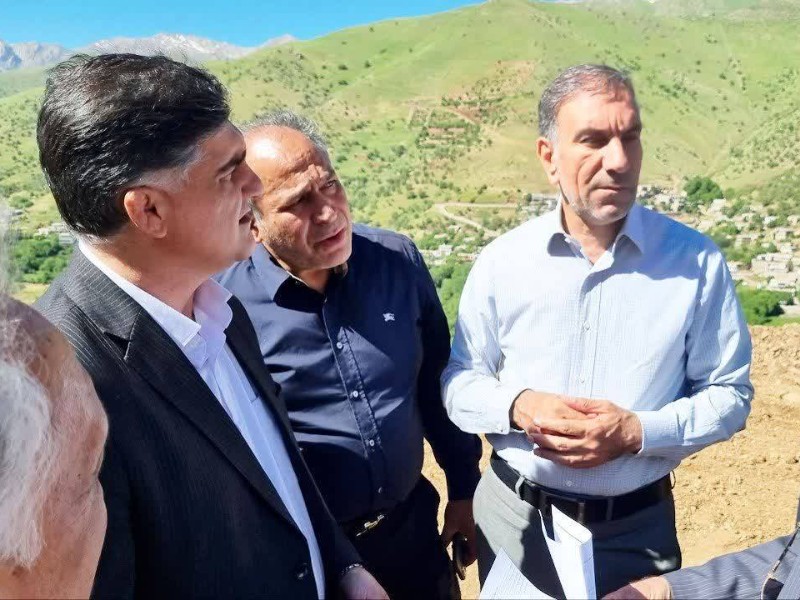 بازدید سرزده معاون عمرانی استانداری و فرماندار پاوه از سایت اجرایی کنارگذر پاوه؛