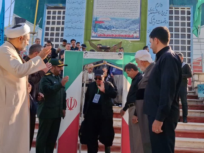 بدرقه زائران پاوه ای «رهبر شهید انقلاب» بدرقه زائران پاوه ای «رهبر شهید انقلاب»